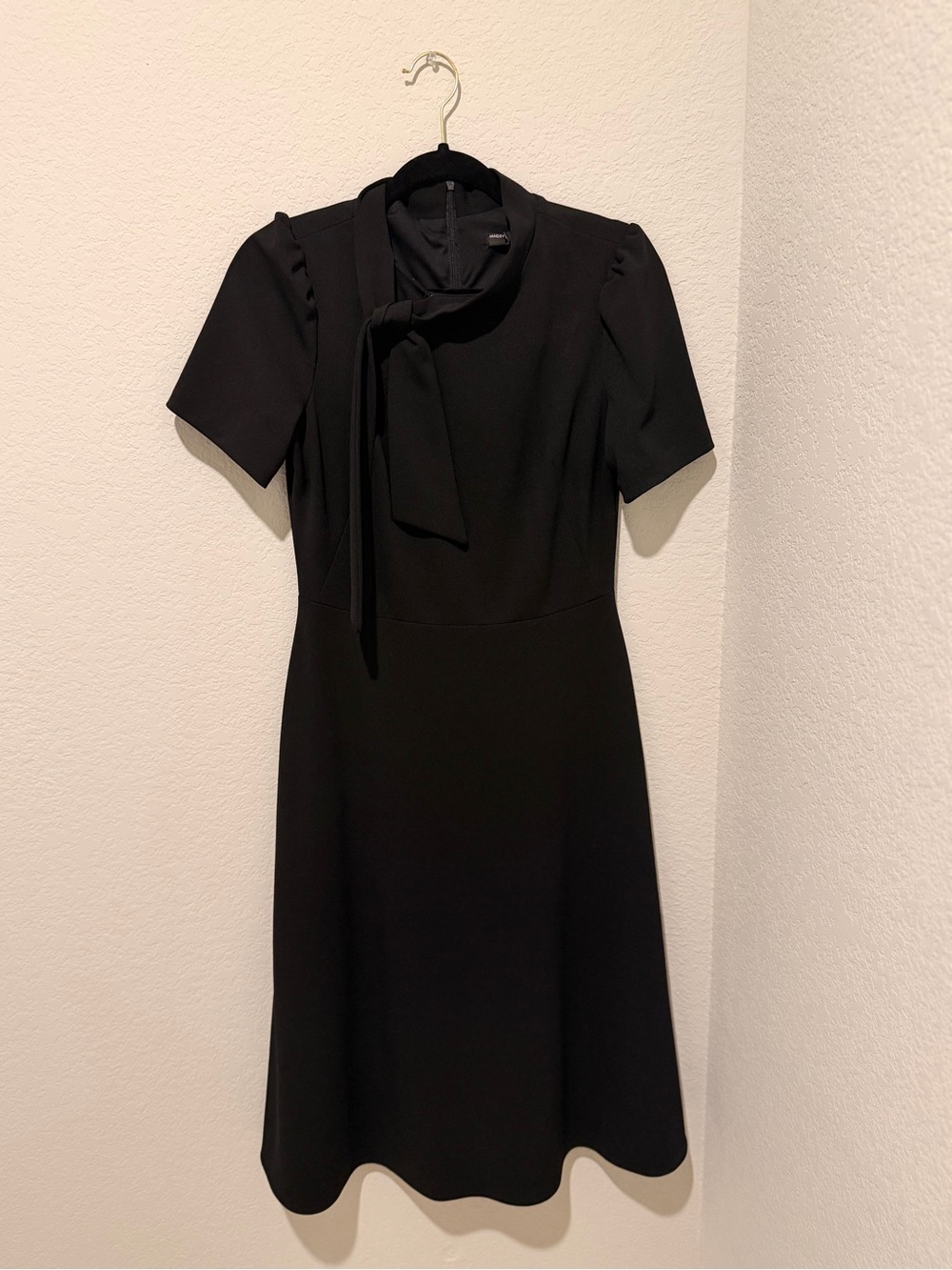 Women's Black Midi Tie-Neck Short Sleeve Dress